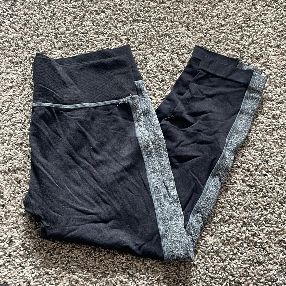 L.A. Winner Women's Black and Gray Leggings